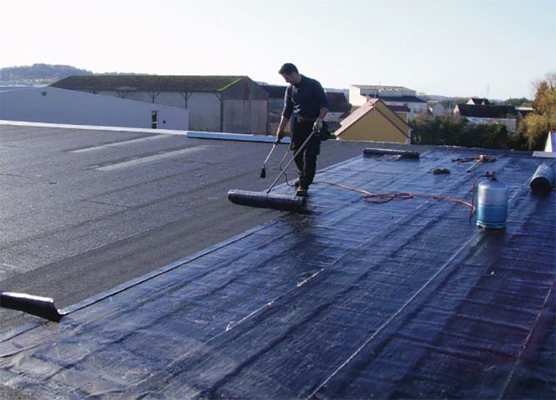 Étanchéité toit plat terrasse plateforme roofing - Firmethitane Toit Façade : Artisan couvreur en Belgique : Nous utilisons la membrane d’étanchéité goudronné (bitume) pour tous les types de toitures plates, terrasses, …plateforme. Intervention en Belgique : région Flamande, Wallonne, Bruxelles, Liège …